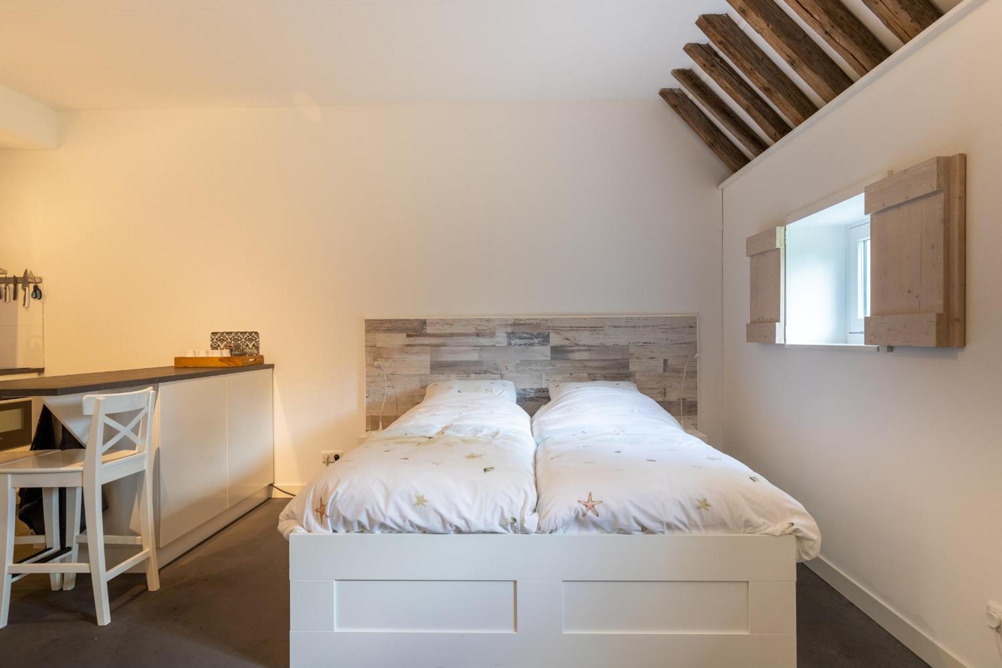 Iselmarpleats Comfortabele Studio Met Badkamer Gaast Exterior photo